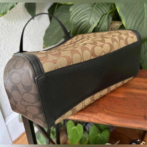 NWT - COACH Kristy Shoulder Bag In Colorblock Signature Canvas - C6831 - $498 - Picture 10 of 16